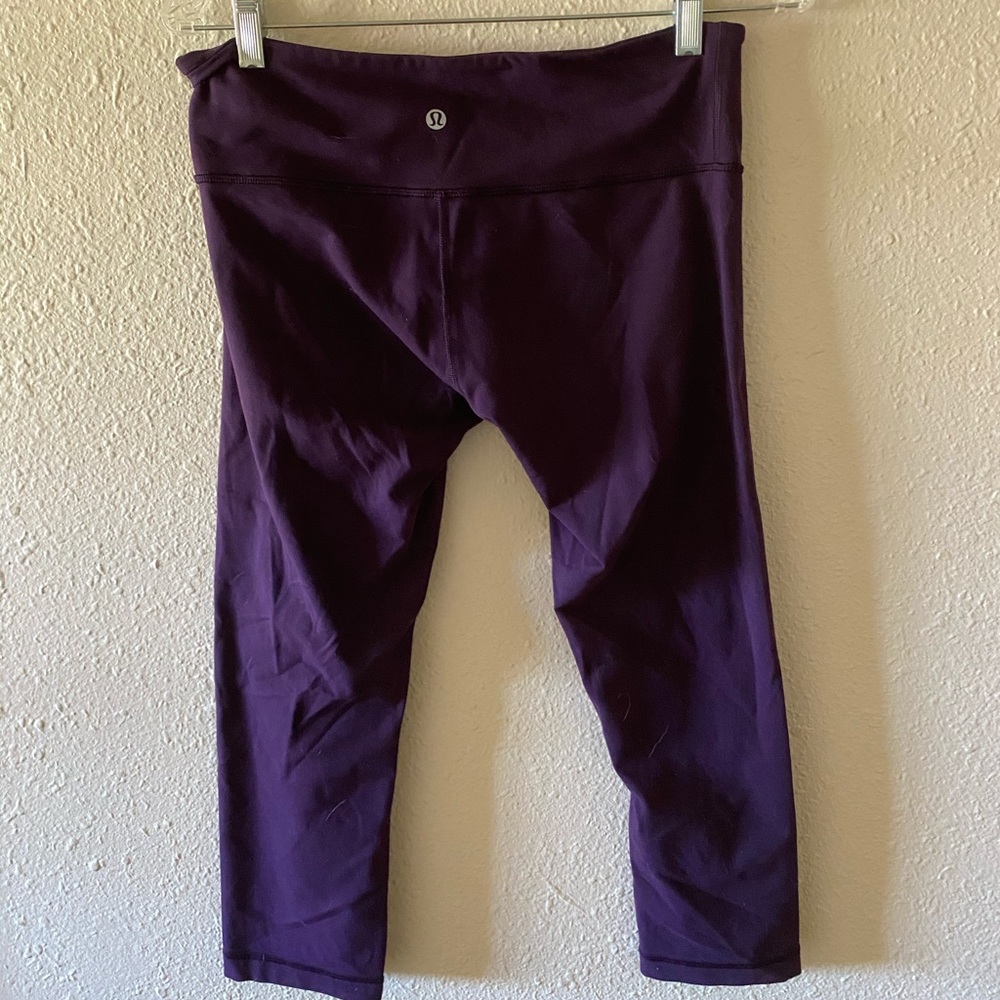 Lululemon cropped workout leggings